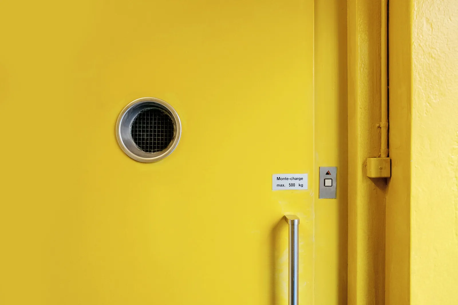 Porta tagliafuoco VKF installata a Chiasso